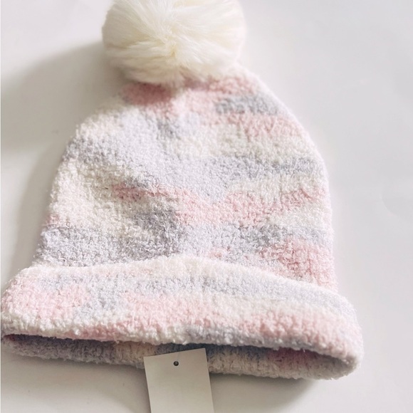 Jenni Fuzzy Jacquard Pom Pom Beanie in Animal Print One Size blush grey NWT - Picture 5 of 5